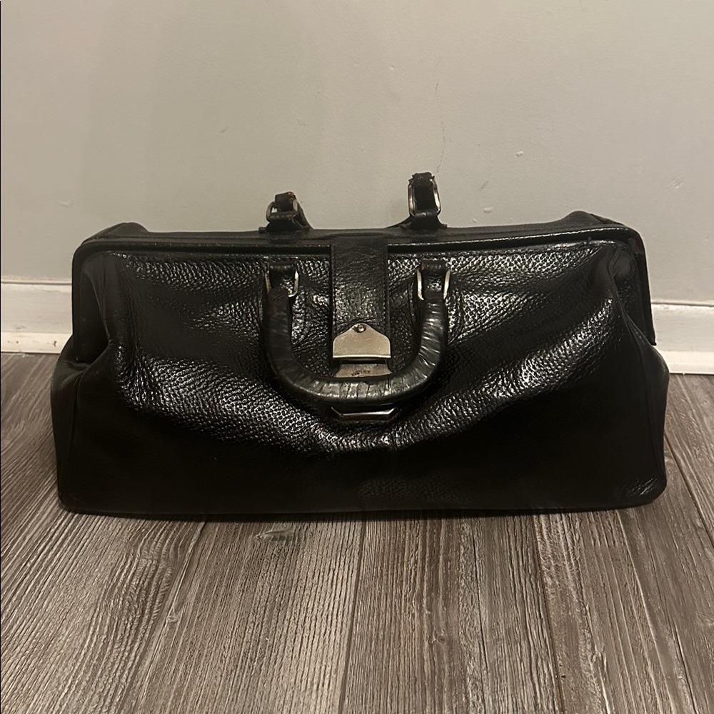 Vintage Cheney doctor’s medical bag